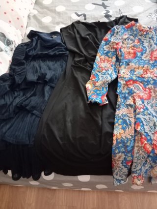 Vestido estampado floral azul y rojo
