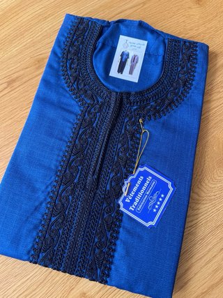 Abaya infantil azul bordada