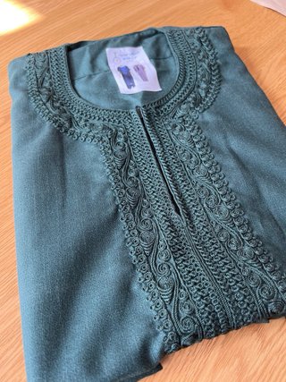 Abaya infantil azul bordada