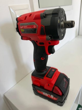 Pistola Impacto Milwaukee con Batería 18V