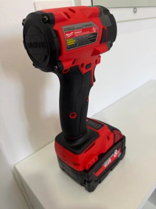 Pistola Impacto Milwaukee con Batería 18V