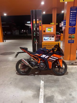 KTM RC 390 2025 como nueva - 5000km