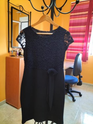Vestido azul marino encaje y lazo