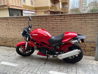Ducati Monster 695 Roja