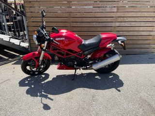 Ducati Monster 695 Roja