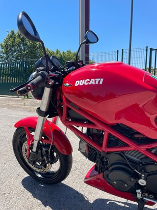 Ducati Monster 695 Roja