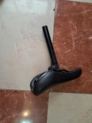 Sillín BMX negro y tija de regalo