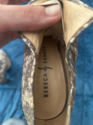 Botines Rebeca Sanver Piel Serpiente