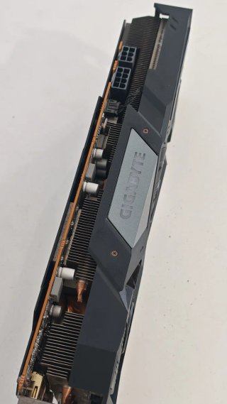 Tarjeta Grafica Gigabyte RX 5700 XT GAMING OC 8GB
