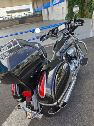 Hyosung ST7 Cruiser Negra