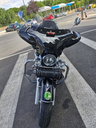 Hyosung ST7 Cruiser Negra