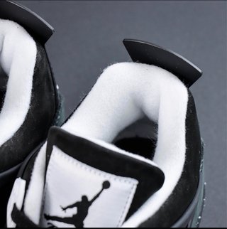 Jordan 4 Fear