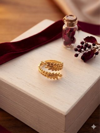 Anillo Dorado Hojas Ajustable