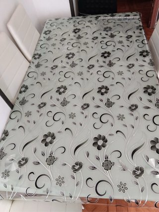 Mesa de comedor cristal y metal