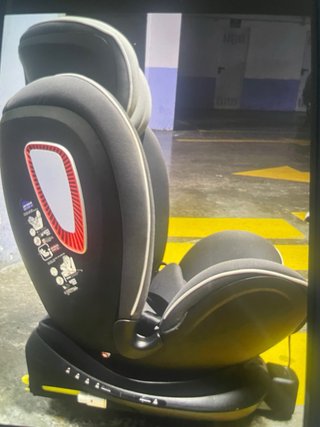 Seggiolino auto infantile grigio