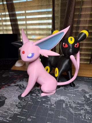 Figuras Pokemon Espeon y Umbreon
