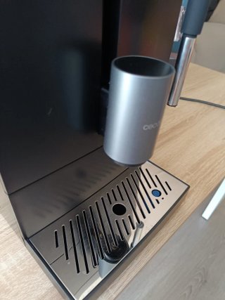 Cafetera superautomática Cecotec Cremmaet Compact