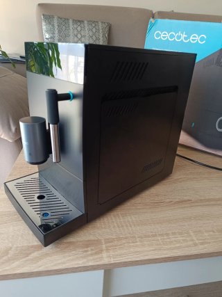 Cafetera superautomática Cecotec Cremmaet Compact
