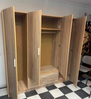 Armario de madera 4 puertas y 2 cajones