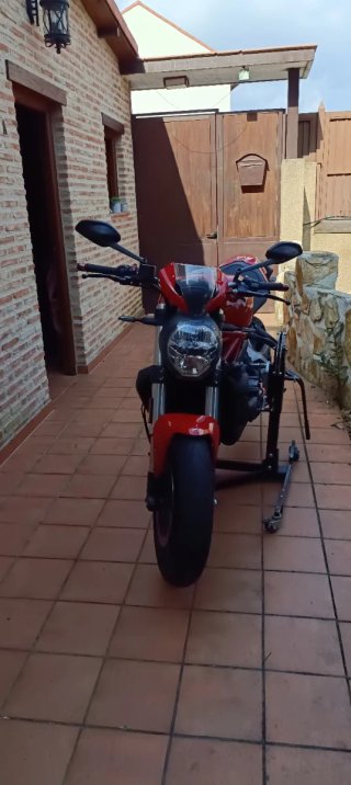 Ducati 821 año 2020 Roja Naked