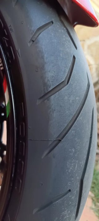 Ducati 821 año 2020 Roja Naked