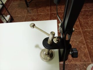 Lámpara con lupa de escritorio ajustable