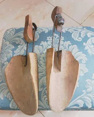 Tendiscarpe vintage legno