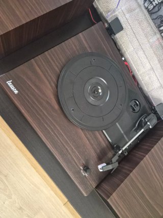 Tocadiscos Negro y Marrón