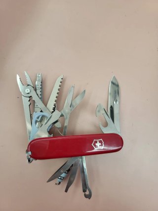 Navaja multiusos Victorinox Roja