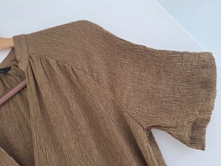 Vestido largo marrón con aberturas