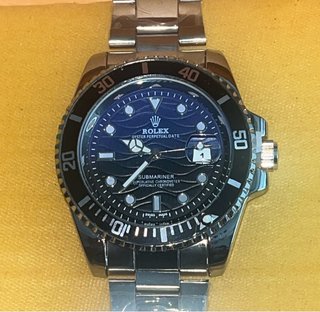 Reloj Negro y Plateado