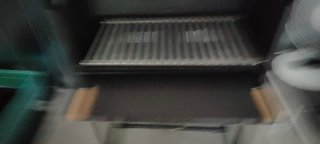 Barbacoa de metal y madera