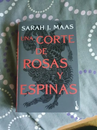 Una corte de rosas y espinas
