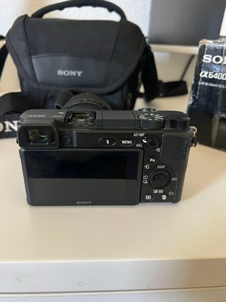 Sony a6400 + Sigma 18-50mm f/2.8