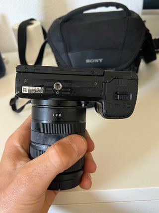 Sony a6400 + Sigma 18-50mm f/2.8