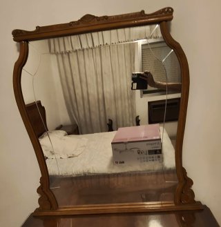 Specchio da trucco in legno per camera da letto