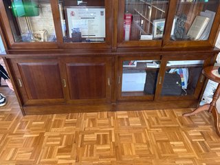 Librería Antigua Madera y Cristal