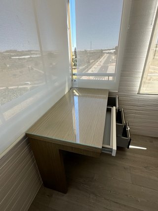 Escritorio madera y cristal