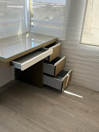 Escritorio madera y cristal