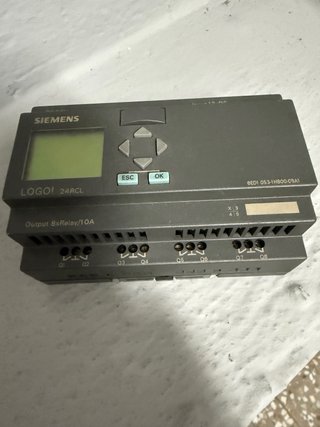 Siemens LOGO! 24RCL Módulo Lógico