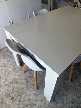 Mesa de comedor moderna (NO SILLAS)