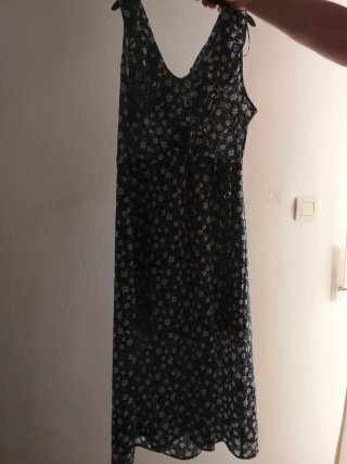 Vestido floral negro