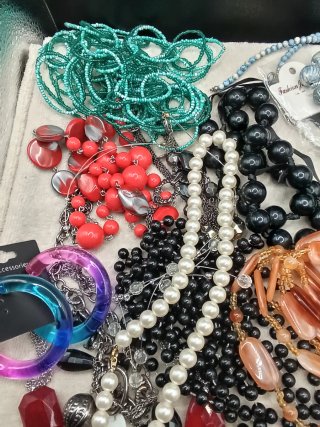 Lote Bisutería Fantasía: Collares, Pulseras