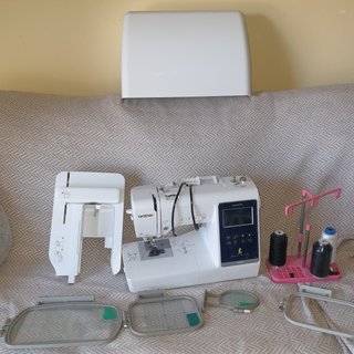 Máquina de Bordar Brother Innovis M3800 Disney