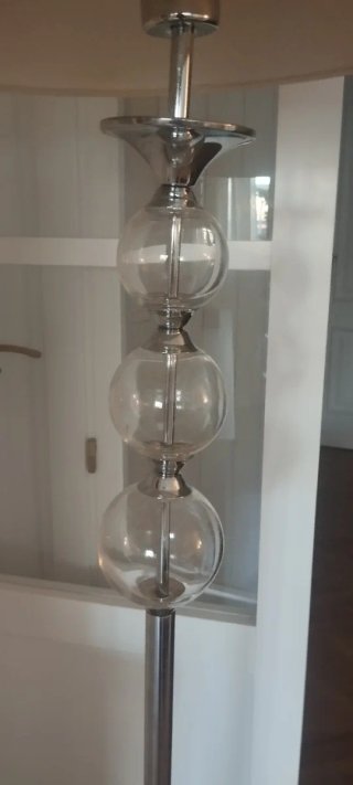 Lámpara de pie moderna cristal y metal