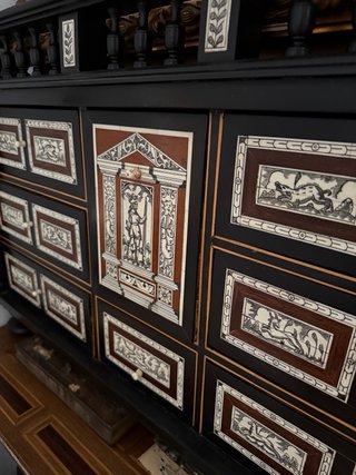 Bargueño con mesa de madera