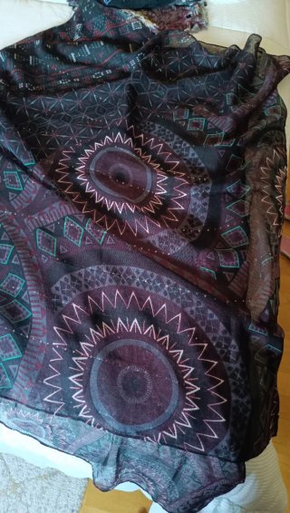 Pashmina Desigual. En tonos Morados
