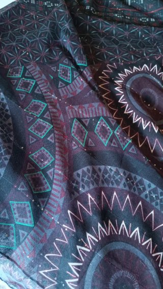 Pashmina Desigual. En tonos Morados