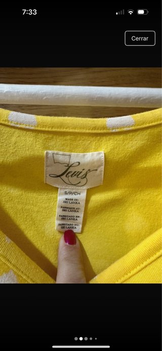 Camiseta amarilla con corazones