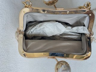 Bolso de fiesta perlas y bordado floral